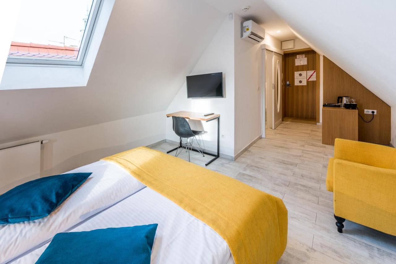 Aparthotel Tcz Wozna Poznań Esterno foto