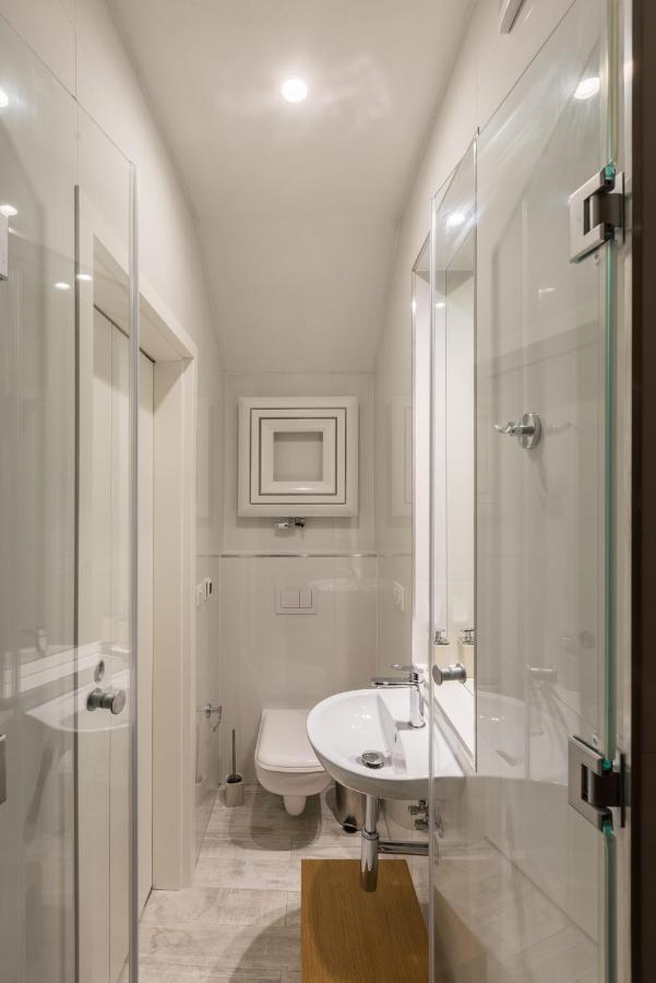 Aparthotel Tcz Wozna Poznań Esterno foto