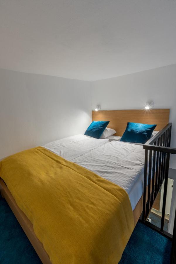 Aparthotel Tcz Wozna Poznań Esterno foto