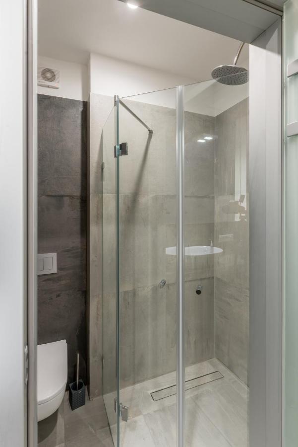 Aparthotel Tcz Wozna Poznań Esterno foto