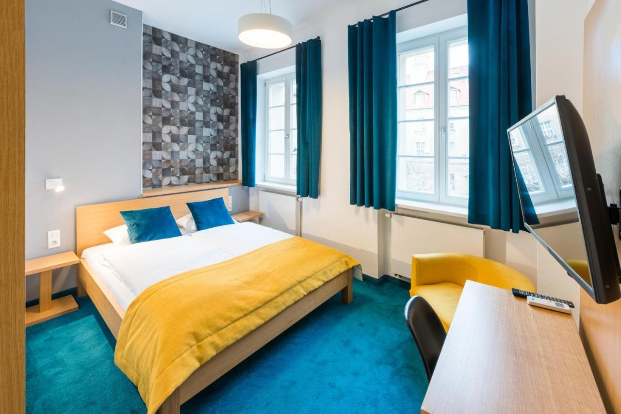 Aparthotel Tcz Wozna Poznań Esterno foto